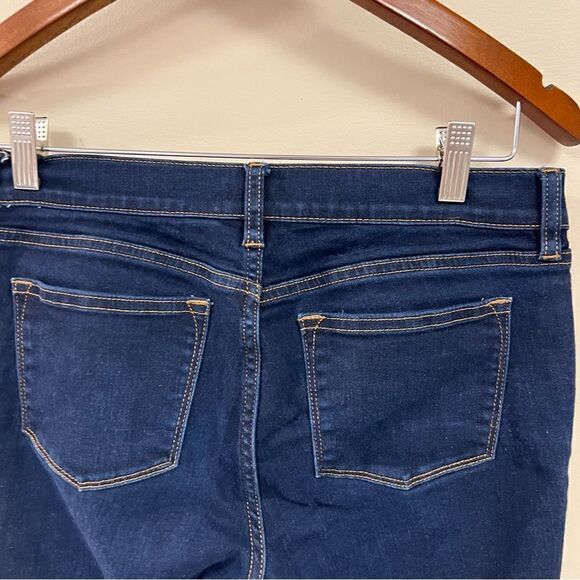 J Crew dark Wash stretch skinny leg jean.  Size 27/30 - Picture 3 of 4